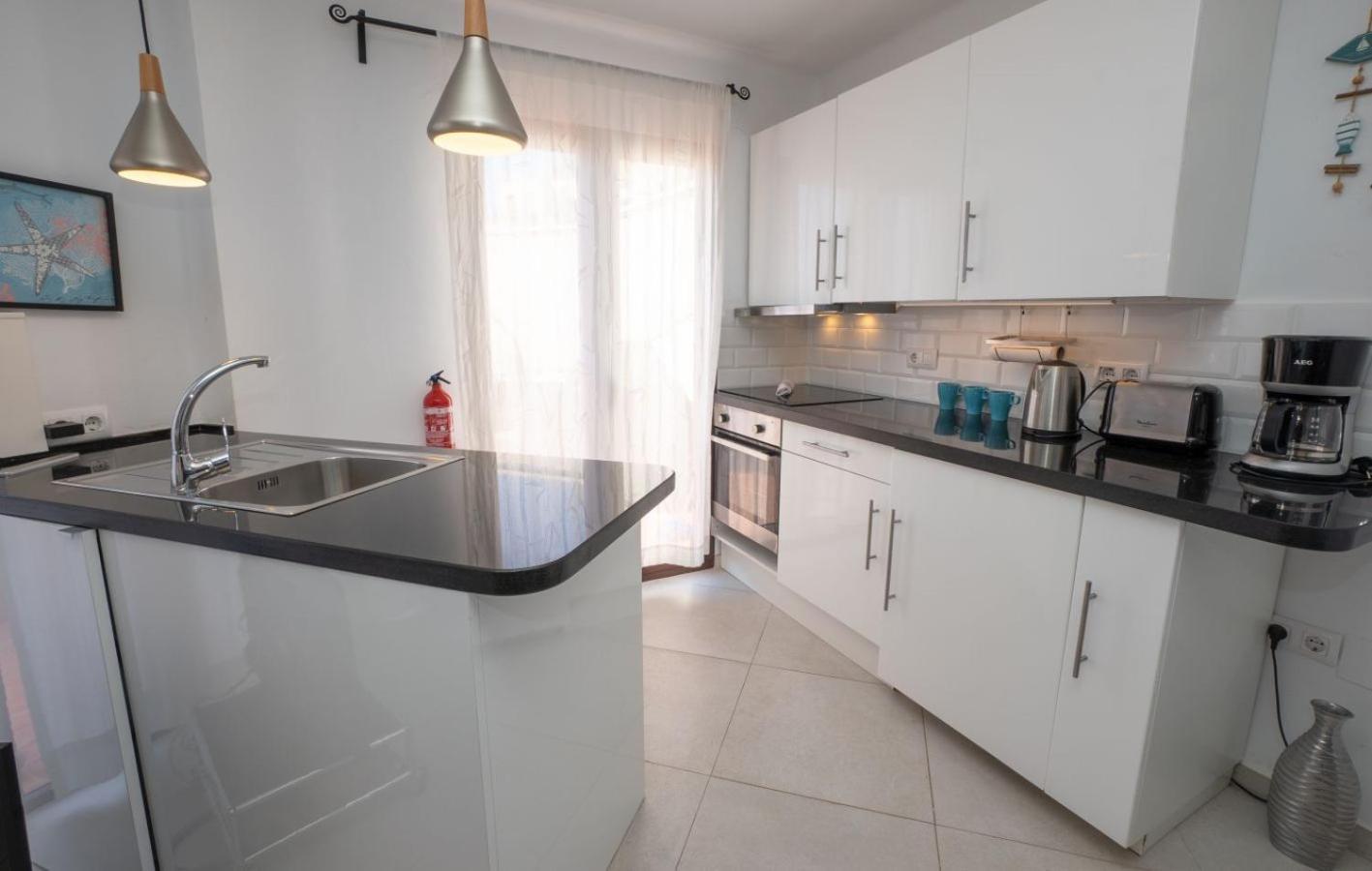 Capistrano Playa 712 Menyber Apartman Nerja Kültér fotó
